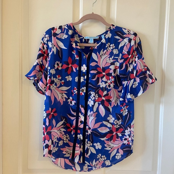 Draper James Tops - DRAPER JAMES Women’s Size 4 Dress Shirt Blue Short Sleeve